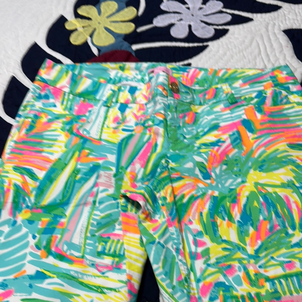 Vibrant Tropical Print Women's Shorts